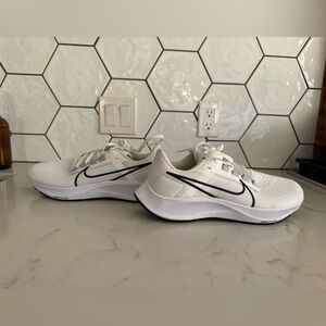 Nike Pegasus 38 Size 9.5